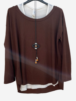 Pulli braun mit weißem Shirt